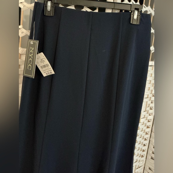 NYCC Navy Skirt - Picture 5 of 6
